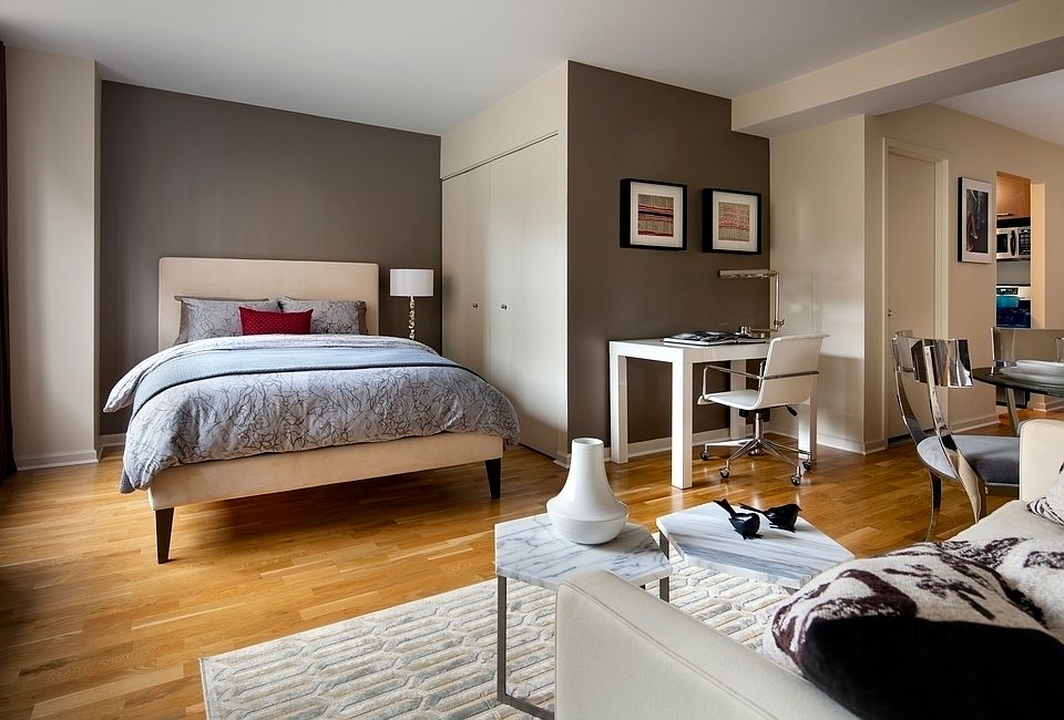 1st image of 535 W 23rd St Space H4b