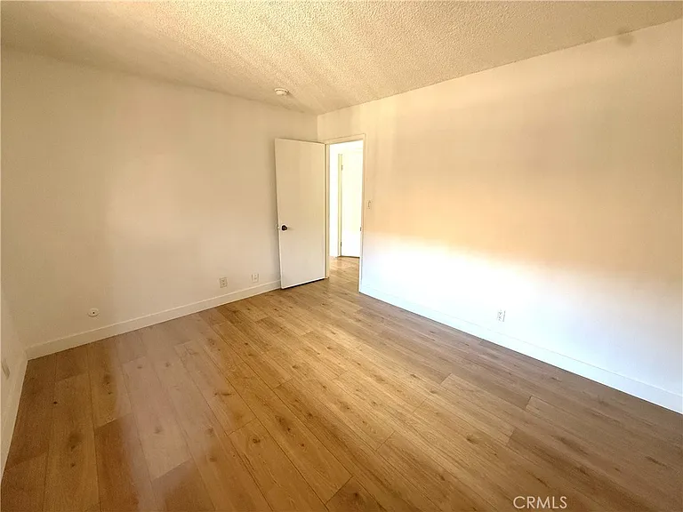 469 W Oliver St #3 — Photo 13