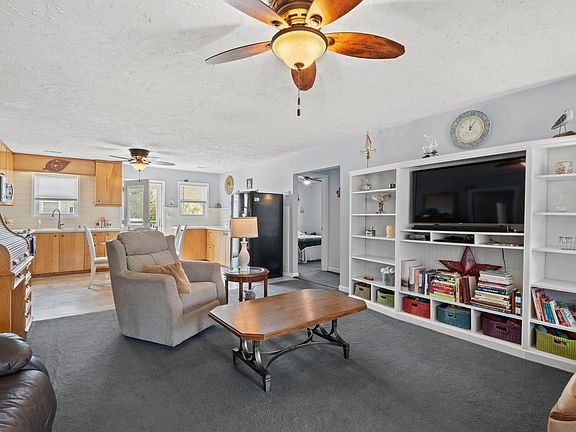5th image of 310 14th Ave. S