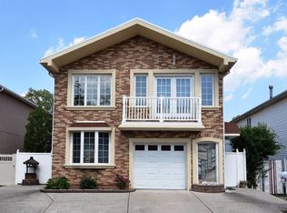 61 Helene Ct, Staten Island, NY 10309