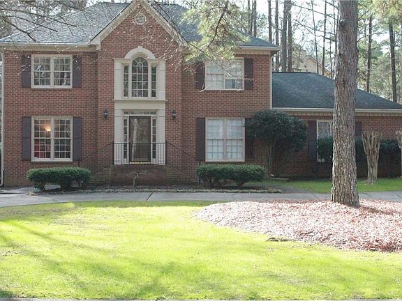 3rd image of 180 Creekwood Trl