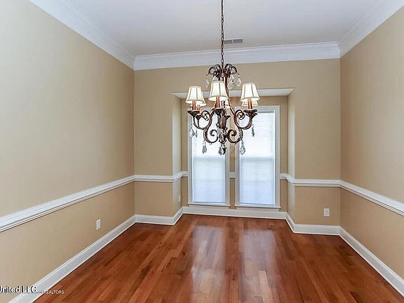 3rd image of 9077 Rue Orleans Ln