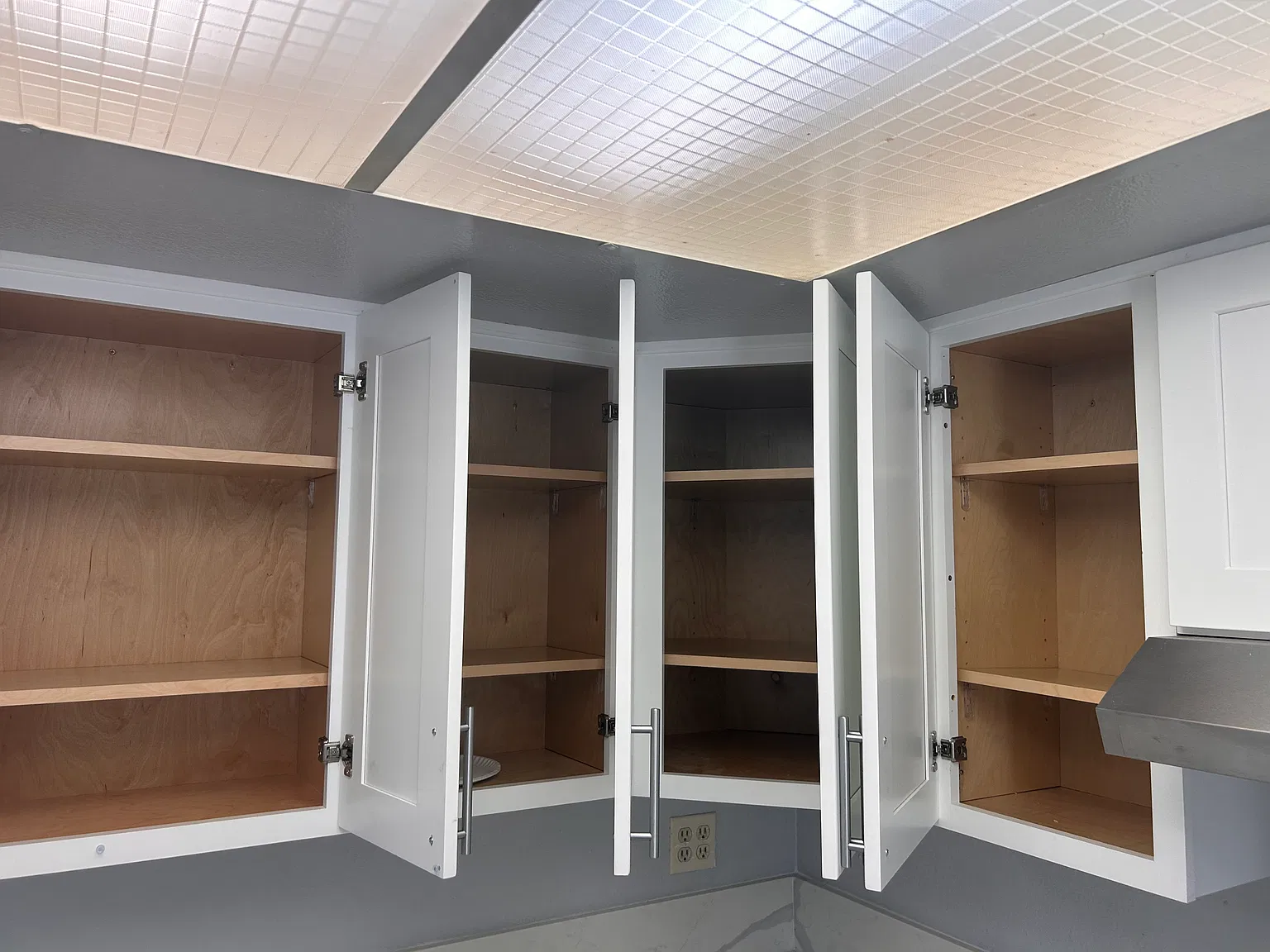 2600 W Porter Ave — Photo 3