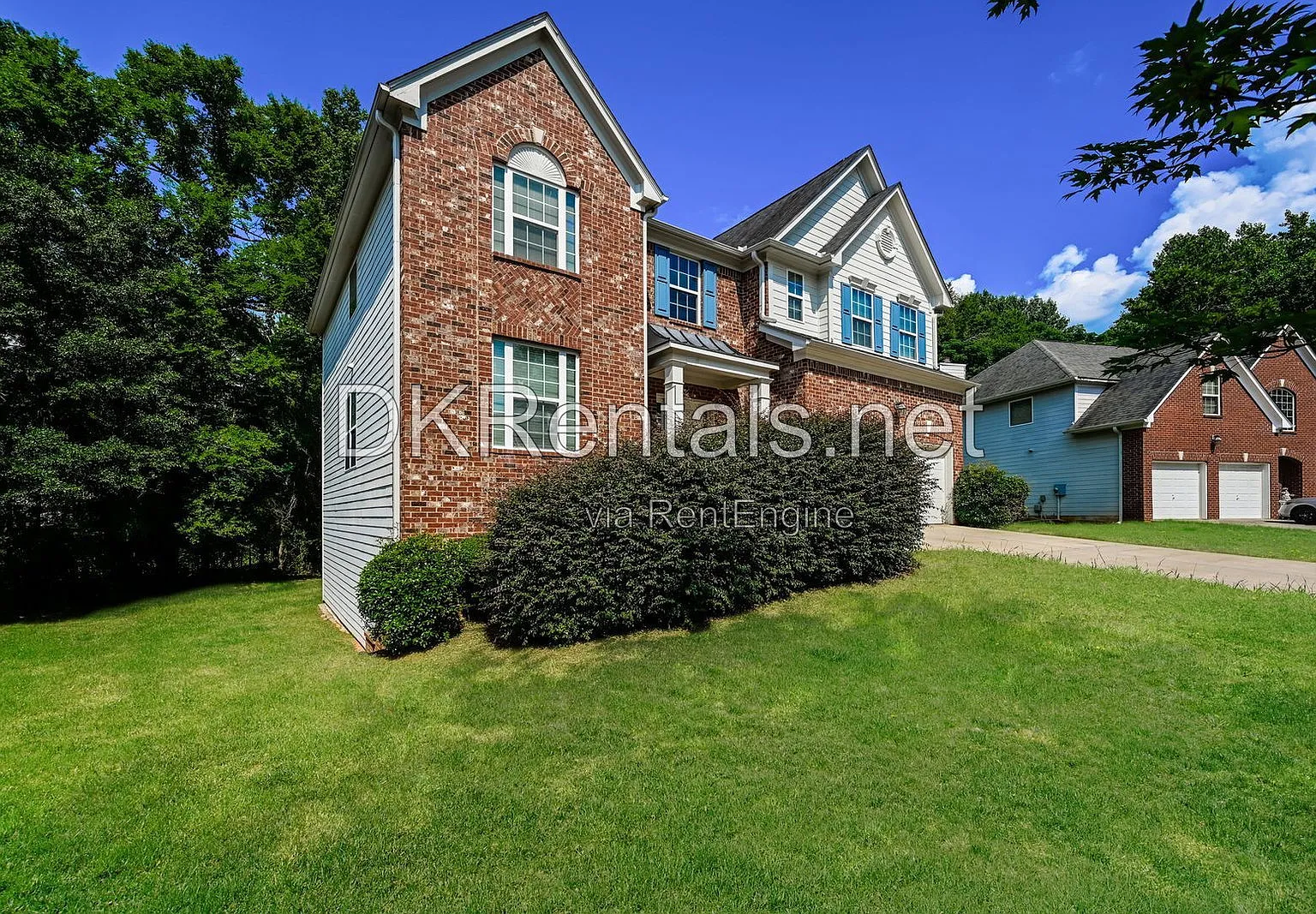 4 bed, 2.5 bath, 3040 sqft, $2,250 — Photo 3