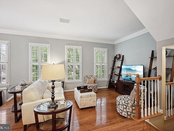 4th image of 4614 Lambert Pl