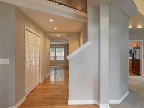 3rd image of 25451 SE 42nd Pl