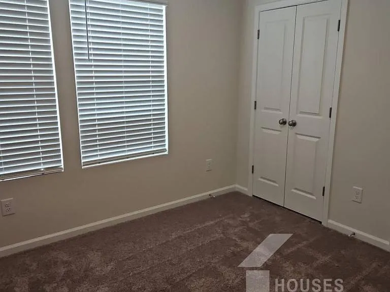 338 Prosperity Ln — Photo 12