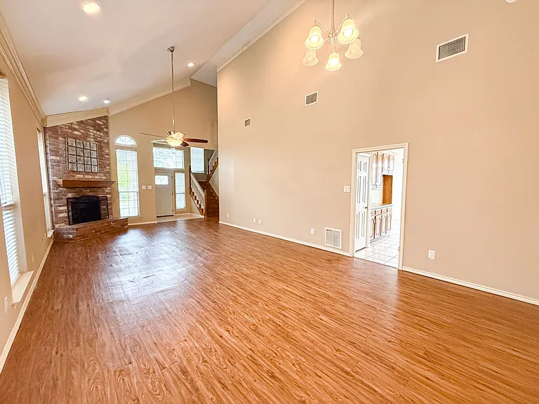 8902 Bayshore Ln — Photo 3