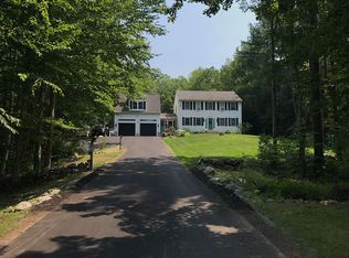 92 Juniper Dr, Goffstown, NH 03045