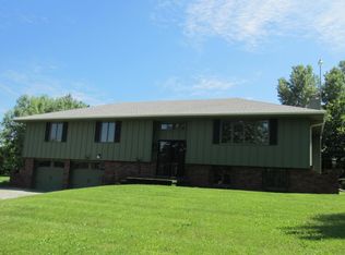 704 W Duncan Dr, Savannah, MO 64485