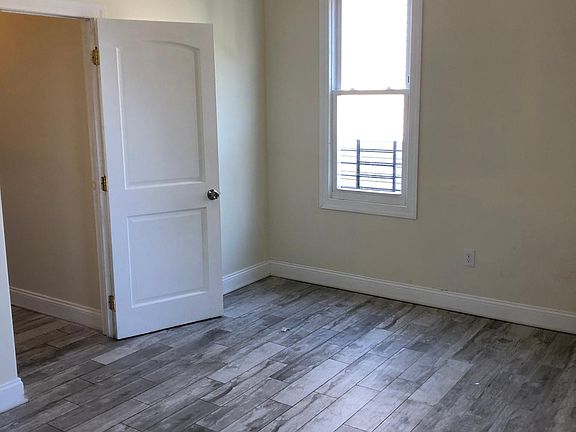 5th image of 214 Columbia Ave APT 2L