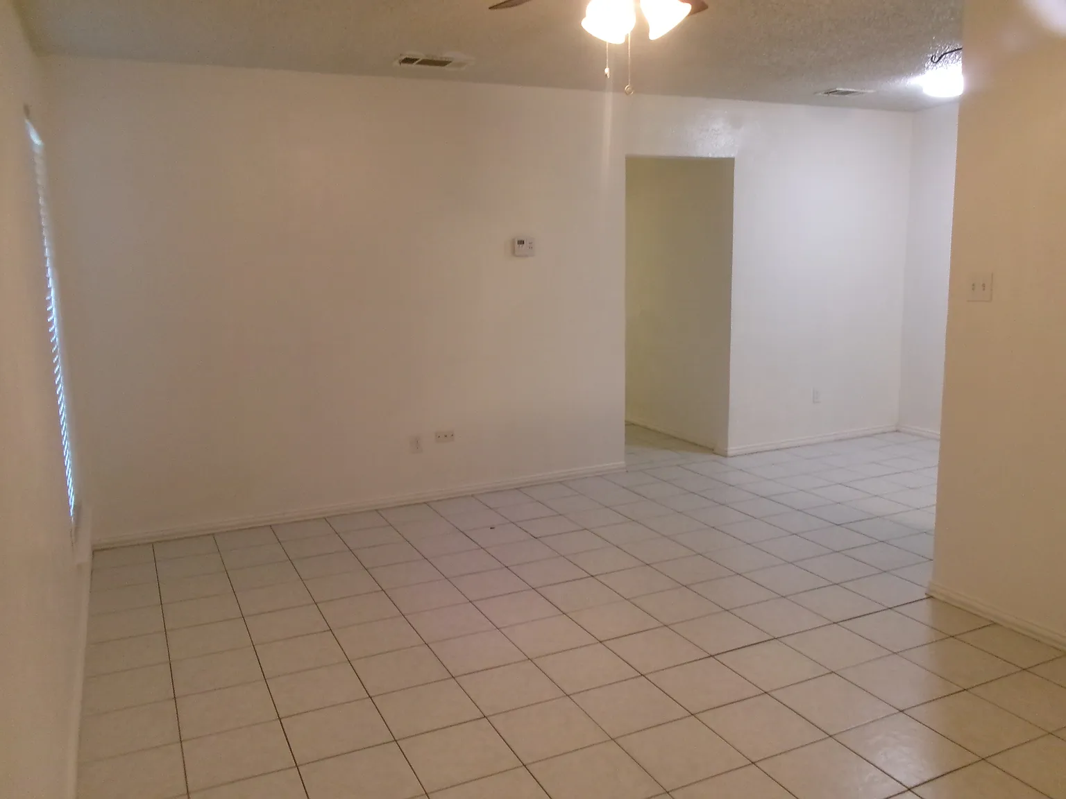 2 bed, 880 sqft, $1,325 — Photo 2