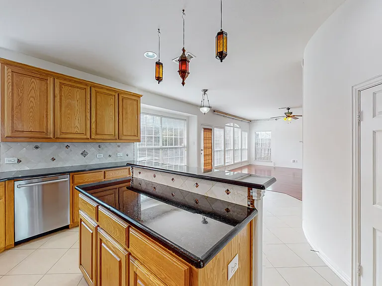 8609A Rugby Dr — Photo 15