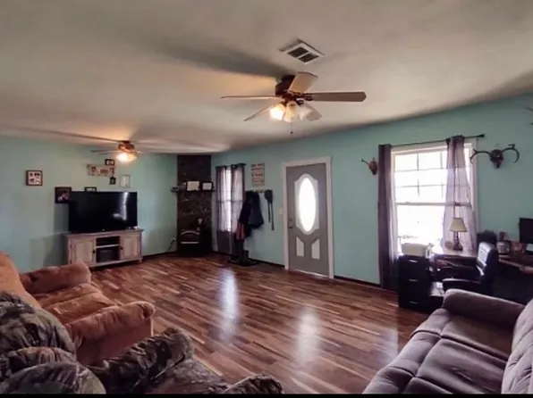 105 E Platte Ave, Byron, WY 82412