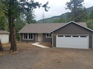 7227 Lost Creek Rd, Eagle Point, OR 97524