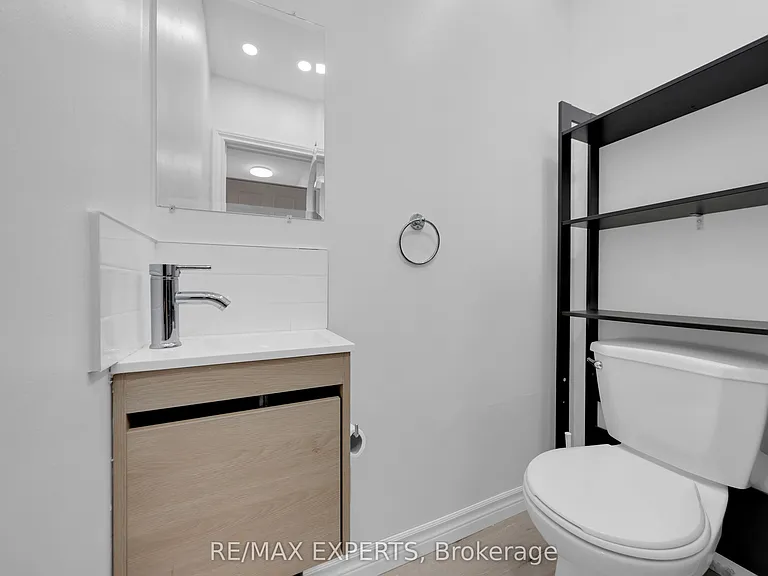 79 Louisa St #UPPER — Photo 13