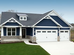 677 Round Rock Ln #MOH85, Howell, MI 48843