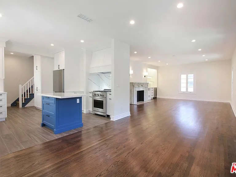 442 S Roxbury Dr #A — Photo 8