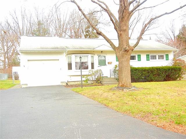 1st image of 17 Tattersall Ln