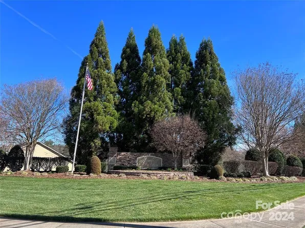 205 Henrys Glen Dr #11, Morganton, NC 28655
