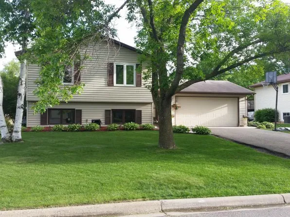 7417 100th St W, Bloomington, MN 55438