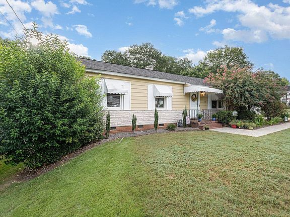 3rd image of 509 Bear Dr