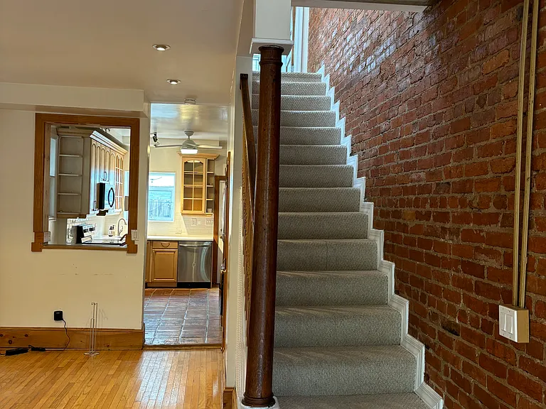 1022 G St NE — Photo 10