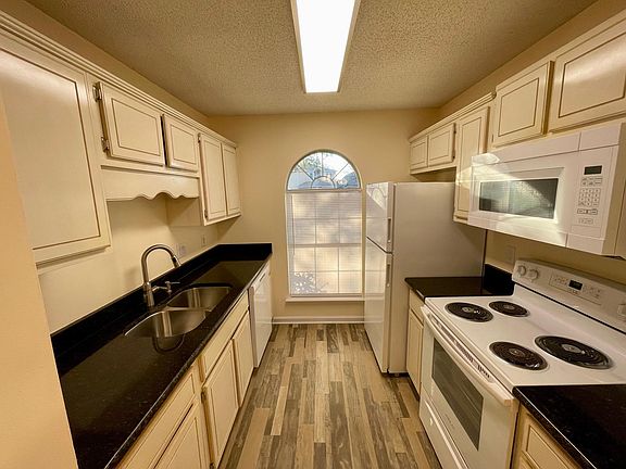Kitchen with new granite
