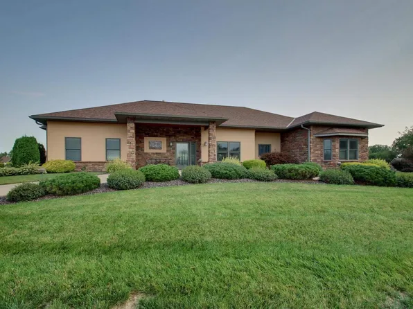 1300 Tuscany Dr, Quincy, IL 62305