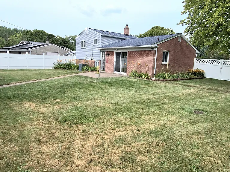 33011 Lynx St — Photo 3