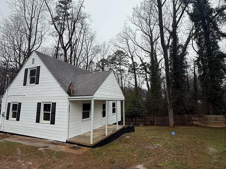 1003 William Dr — Photo 1