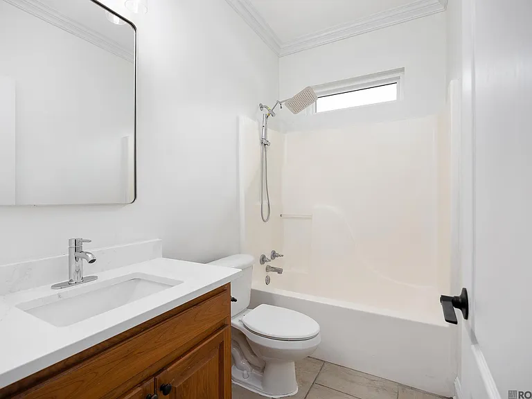 10417 Oakline Dr — Photo 2