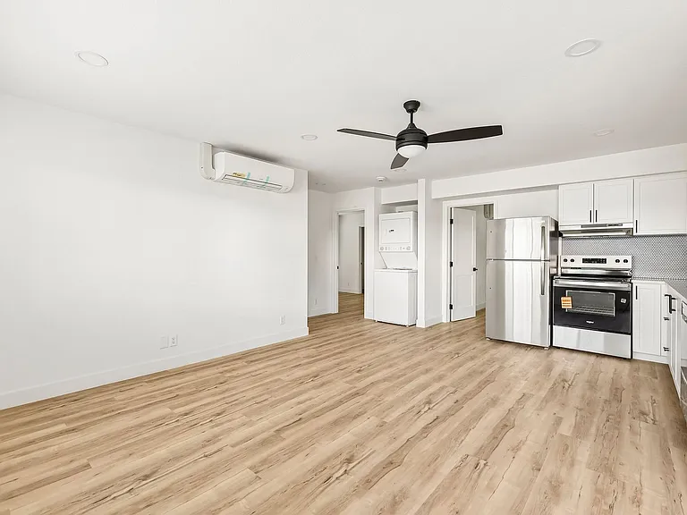 The Crest |NEWLY Renovated Studios, Lofts, 1, 2 & 3 Bedroom Homes Near the Beach — Photo 78