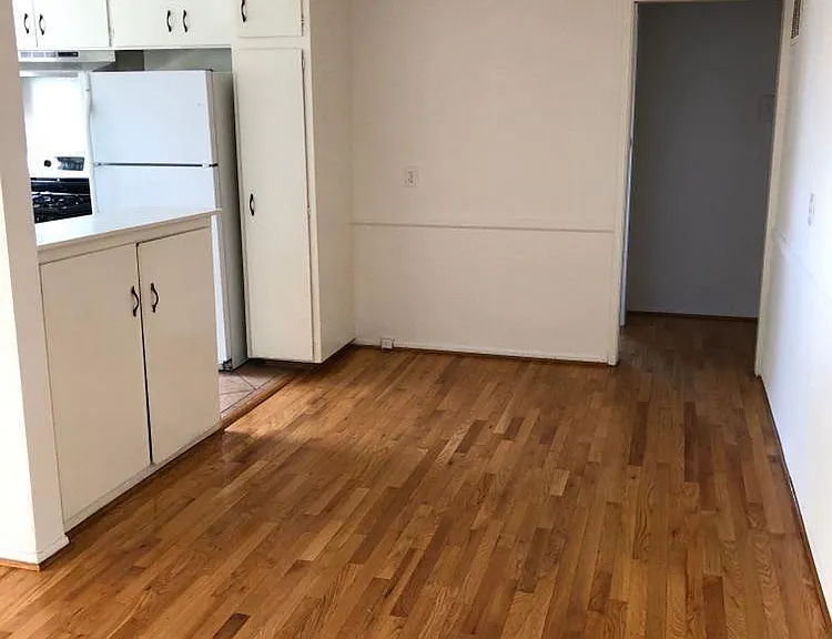 931 N Spaulding Ave #9 — Photo 1