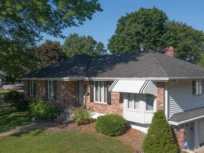 3700 S Queen Ridge Dr, Independence, MO, 64055