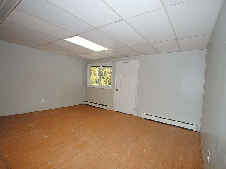 648 Rebecca St — Photo 3
