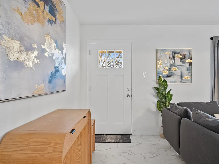 3037 N 40th Dr — Photo 23