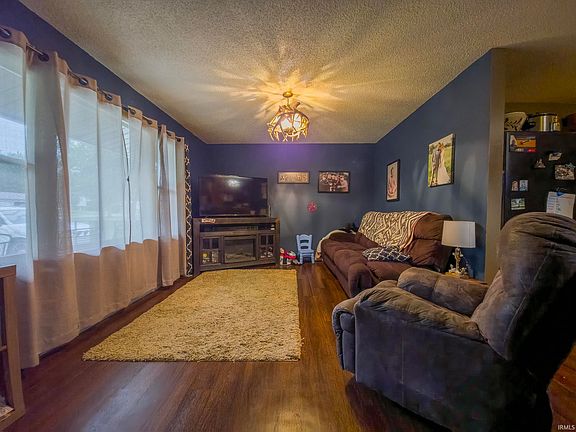 3rd image of 11288 E 1020th Ln