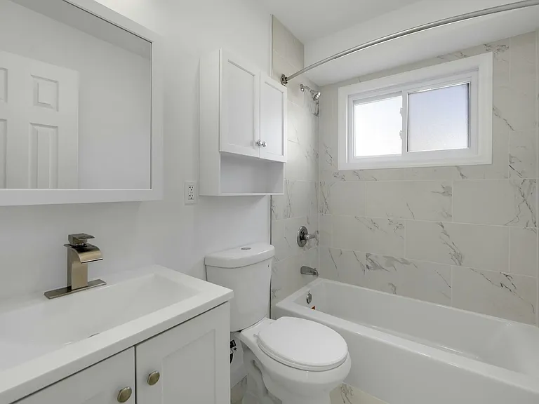 380 Grand Ave — Photo 10