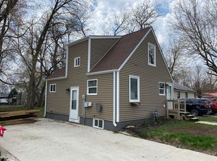 909 Betty Ave, Worthington, MN 56187