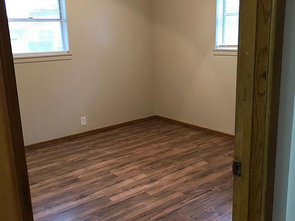 5th image of 1404 Lynwood St