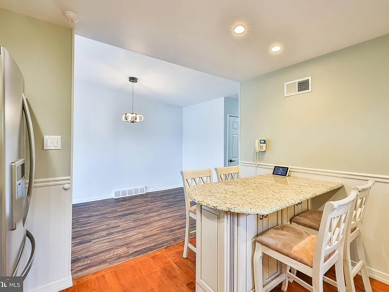 9898 Wistaria St — Photo 13