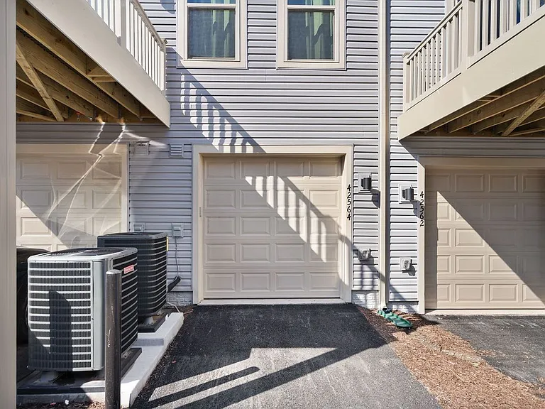 42564 Invergordon Ter — Photo 36