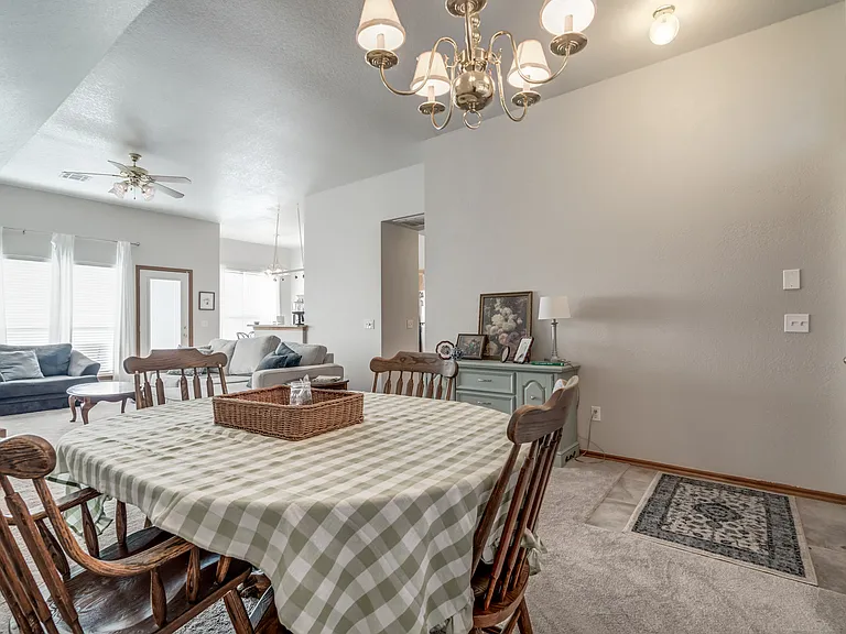 16232 Seminole Dr — Photo 8