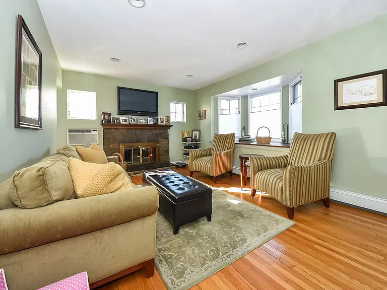 94 Millington Pl — Photo 8