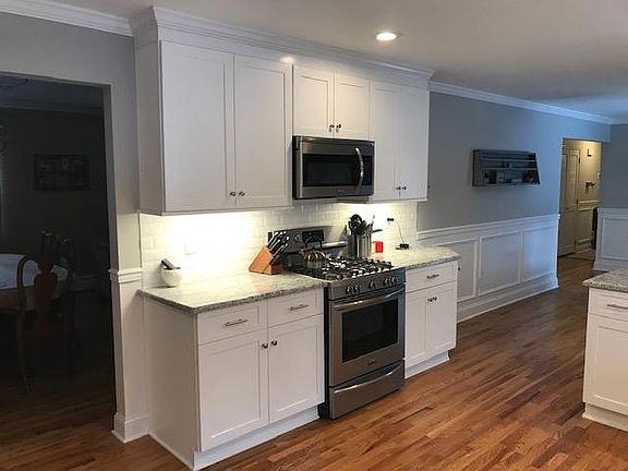 3rd image of 5 Monticello Ct