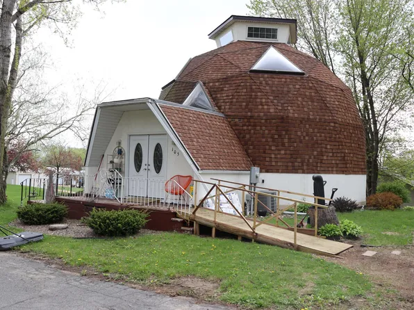 105 E Green Ave, Kellogg, MN 55945