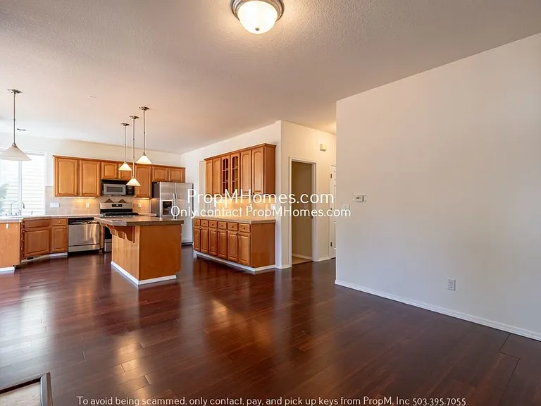 7561 SW Thornton Dr — Photo 8