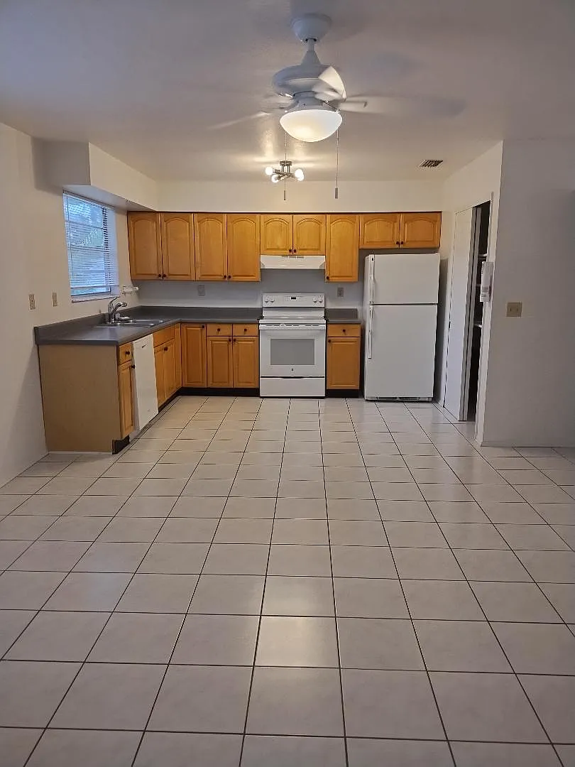 3069 Huron Avenue — Photo 3
