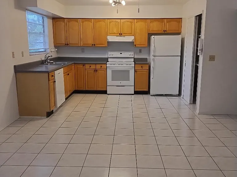 3069 Huron Ave — Photo 3